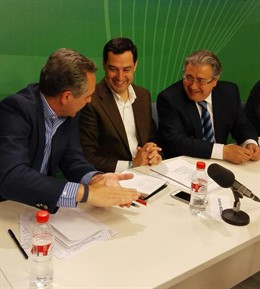 Juanma Moreno, junto a Juan Ignacio Zoido y Juan Bueno