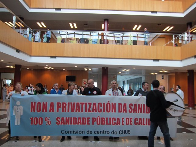 Protesta en el CHUS contra la privatización de la sanidad