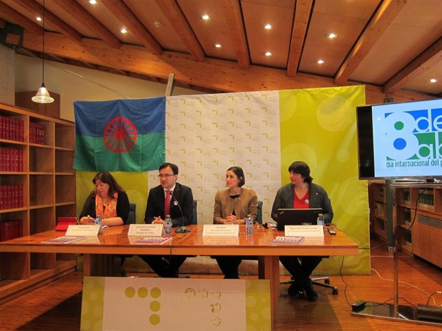 Presentación del informe del Valedor do Pobo sobre la comunidad gitana.