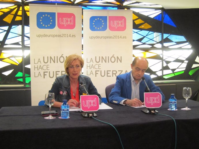 Rosa Díez y Fernando Maura en rueda de prensa