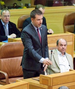 Jacobo Moreira toma posesión de su acta en el Parlamento gallego