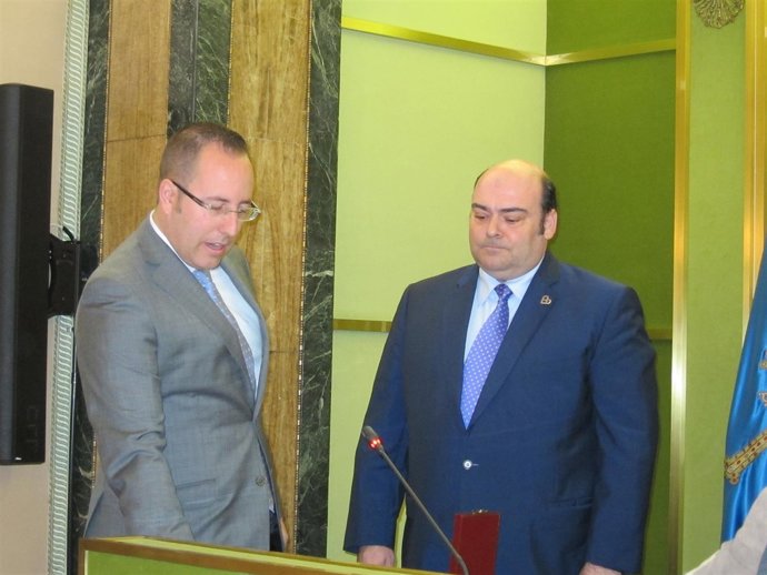 Mario Arias (PP), jura su cargo en el Ayuntamientod e Oviedo