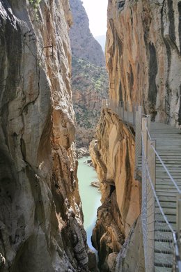 Caminito del rey málaga desfiladero de los gaitanes chorro paraje turismo activo