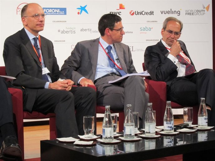 El exprimer ministro itailano E.Letta, F.Perreau de Pinninck (CE) y J.M.González