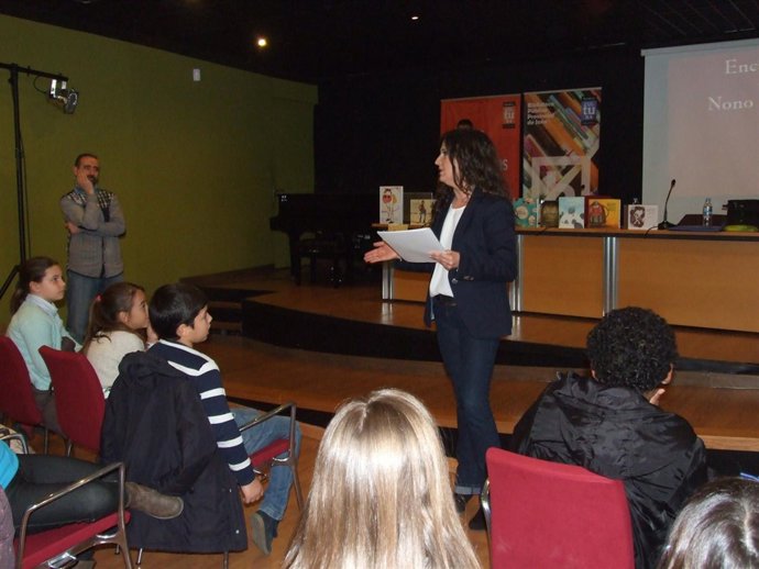 Caballero, en el encuentro lilterario con escolares.