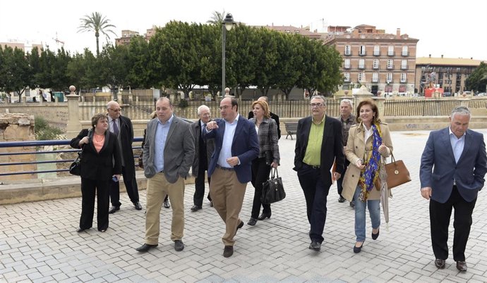 Pedro Antonio Sánchez con el Comité de Expertos