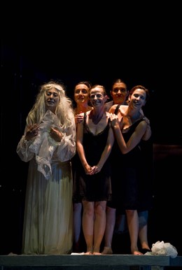 El grupo vallisoletano 'Las Bernardas' con 'La casa de Bernarda Alba'