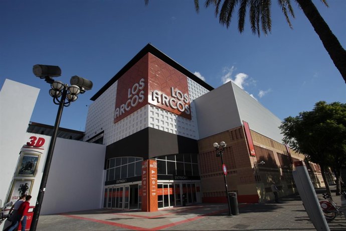 Fachada de Los Arcos tras su transformación en noviembre de 2013.
