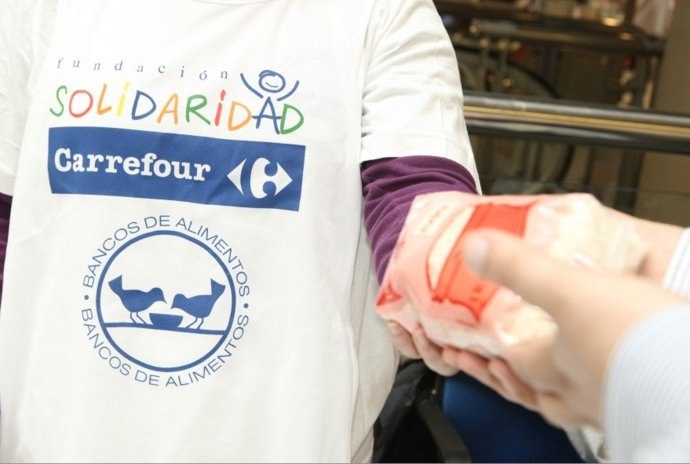 Recogida de alimentos de Carrefour para la Fesbal