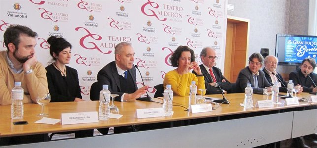 Concejala Cantalapiedra, directores de teatro e integrantes de la zarzuela