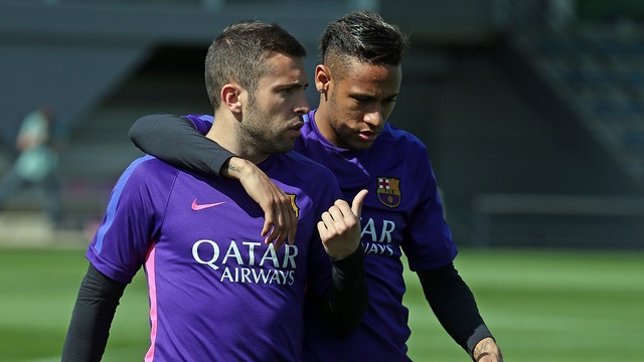 Jordi Alba y Neymar entrenando con el Barcelona