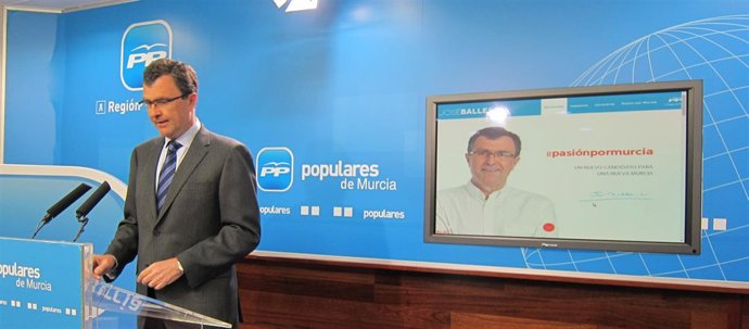 José Ballesta presenta la nueva web de la campaña