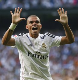 Pepe celebra un gol con el Real Madrid