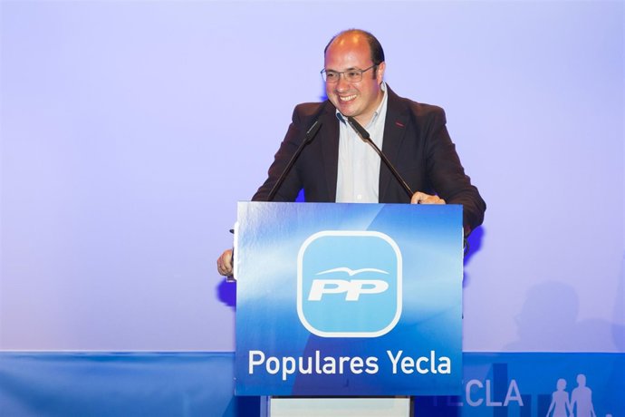 Pedro Antonio Sánchez en un acto de partido