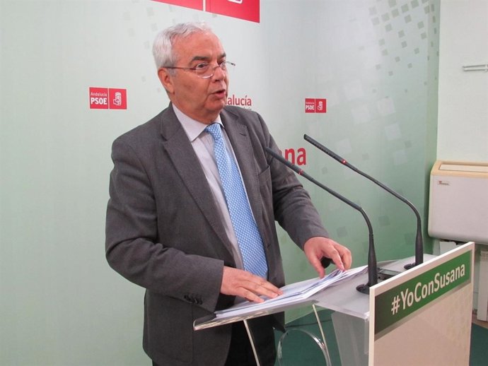 El alcalde de Baeza, Leocadio Marín, en rueda de prensa