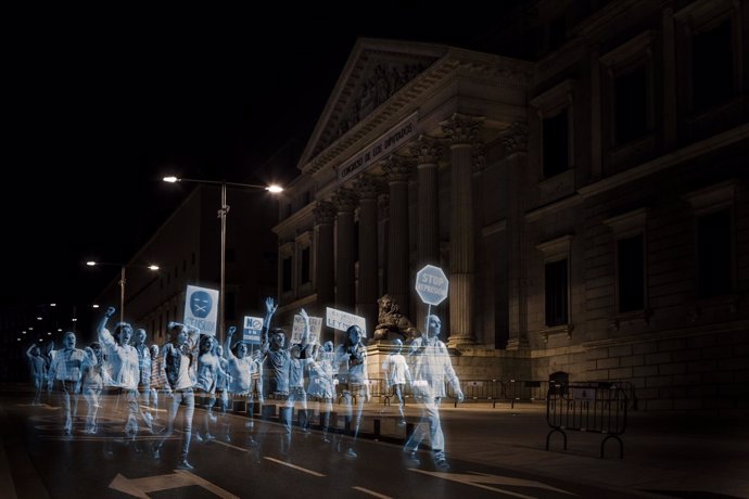 Manifestación de hologramas contra la Ley Mordaza