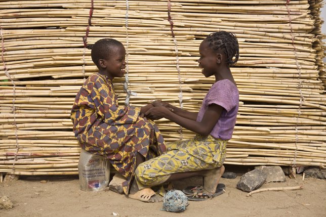 Ibrahim y su hernana, refugiados en Camerún huyendo de Boko Haram