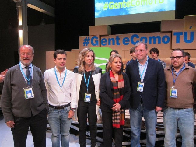 Dirigentes del PP en la convencio del NNGG CyL.