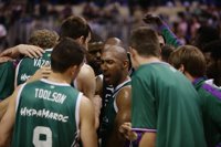 El Unicaja, a fortalecer el liderato con un ojo en el 'clásico'