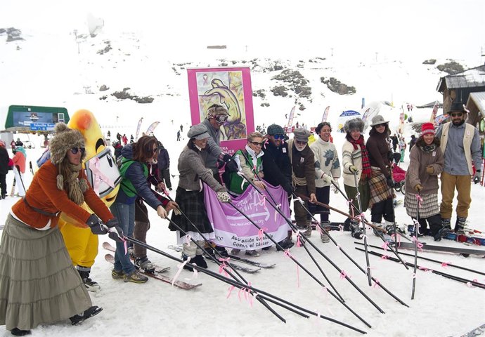 Bajada Retro, evento solidario contra el cáncer de mama