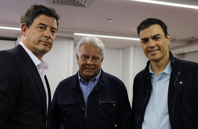 José Ramón Gómez Besteiro junto a Felipe González y Pedro Sánchez