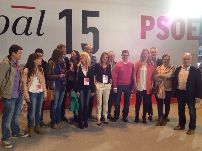 Parte de la delegación aragonesa en la conferencia municipal del PSOE.