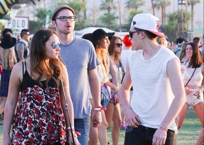 Brooklyn Beckham con amigos