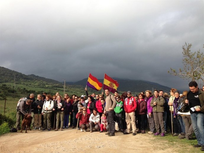 Marcha senderista en defensa de la integridad del Camino de los Prisioneros 