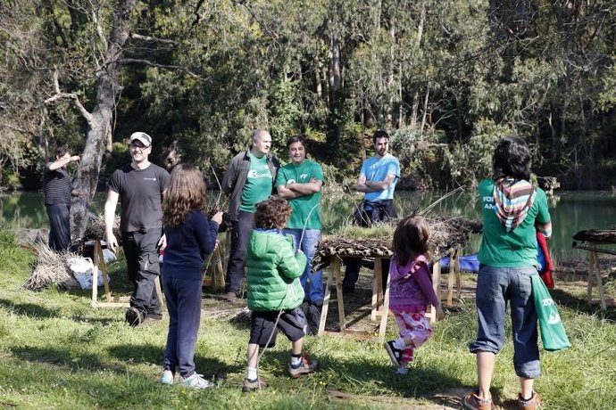 Jornada de voluntariado ambiental en Camargo