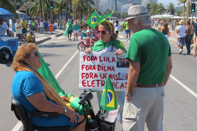 Manifestantes en Río de Janeiro