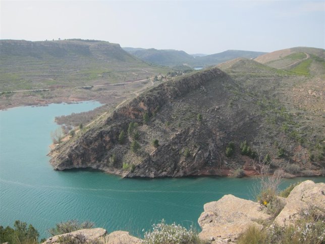 Embalse de la cuenca del Ebro. 