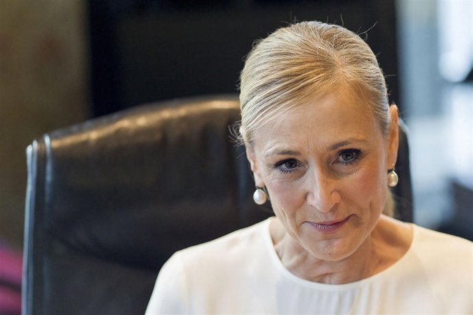 Cristina Cifuentes concede una entrevista a Europa Press