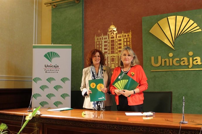 Marisa Martín, gernete de Cudeca, y Dolores Cano, de Fundación Bancaria Unicaja