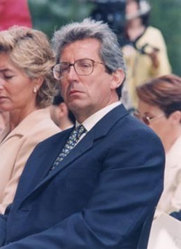 Pedro Miguel Etxenike.