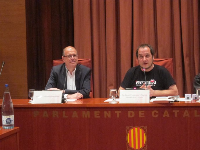 El exsecretario de organización del PSC José Zaragoza y D.Fernández (CUP)