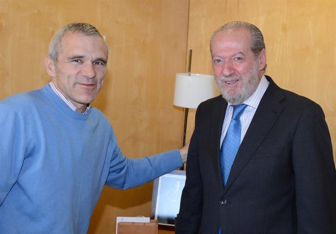 Villalobos con el alcalde de Carrión, Ignacio Escañuela