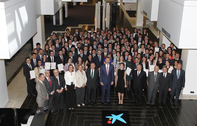 Los Reyes han entregado las becas de 'la Caixa'