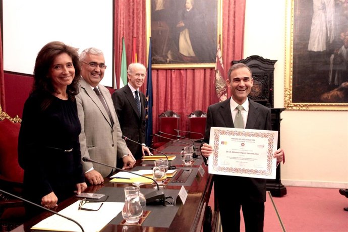 Entrega del Premio Javier Benjumea Puigcerver de la US a Alfonso Gañán