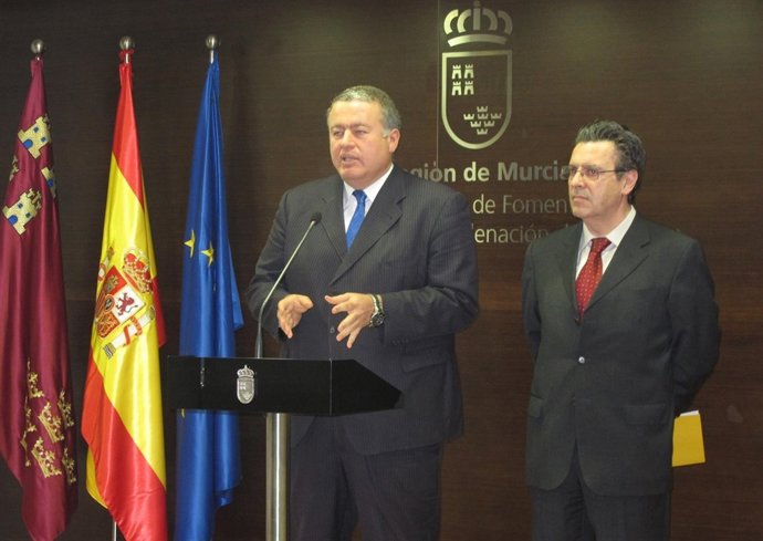 El consejero de Fomento y el presidente de LAT 