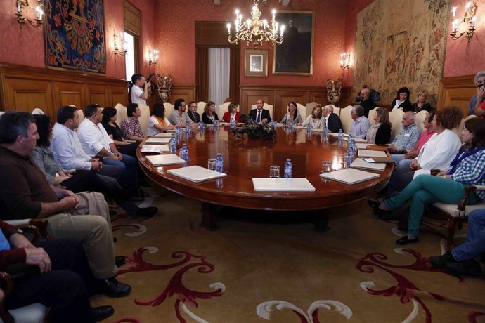 Acto con la conselleira Rosa Quintana y Rafaél Louzán en Pontevedra.