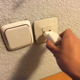 Enchufe, enchufes, electricidad, factura, luz, interruptor