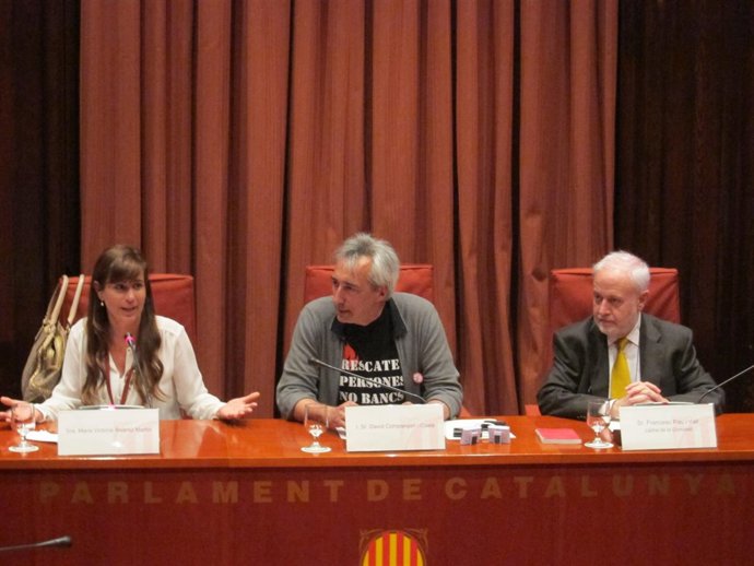 Victoria Álvarez; David Companyon (ICV-EUiA) Francesc Pau (letrado Parlament)