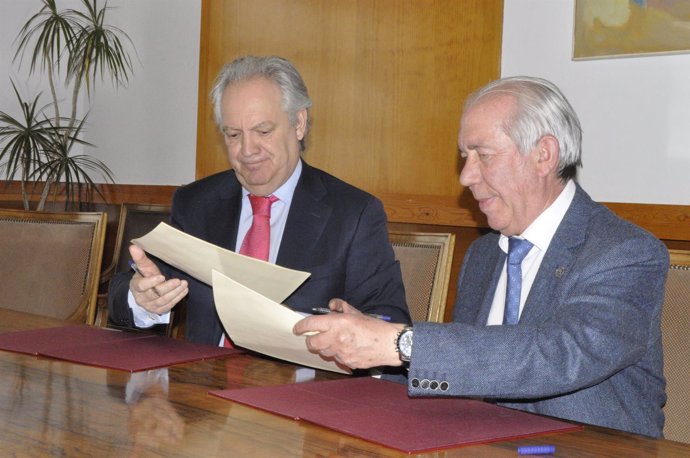 Firma del convenio del Gobierno de Aragón con Bantierra y Caja Rural de Teruel.