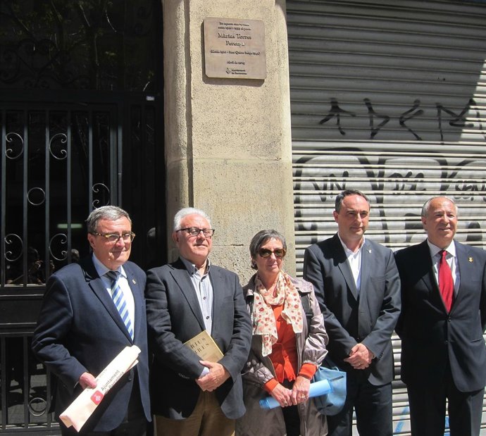 Barcelona dedica una placa a Màrius Torres