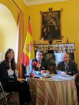 Presentación de 'Sevilla Puerta de Indias', con Antonio Pulido