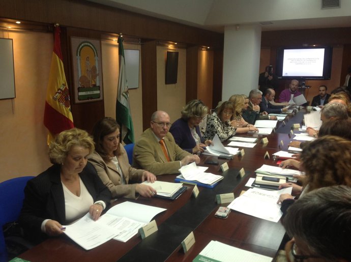 El Foro Provincial de la Inmigración evalúa la campaña 2014-15.