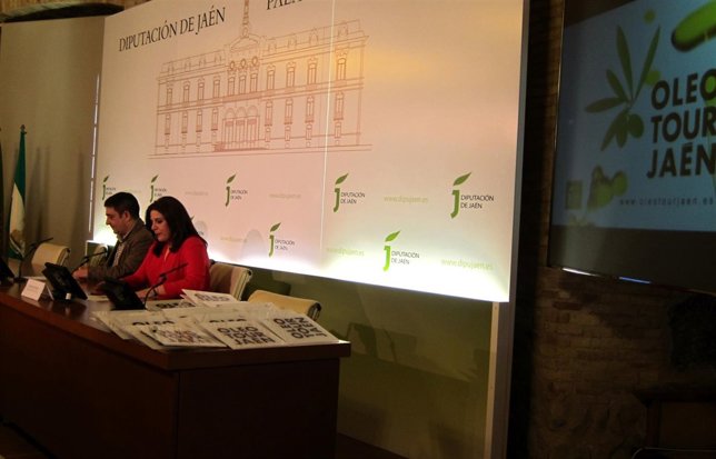 Reyes y Férriz, en la entrega de distintivos de OleotourJaén.