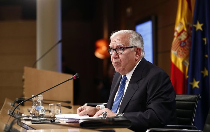 Catedrático De Hacienda Pública, Manuel Lagares