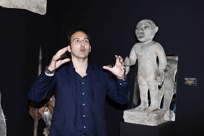 Iker Jiménez inaugura la exposición 'Cuarto Milenio'