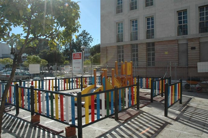 Parques infantiles en Los Palacios.
